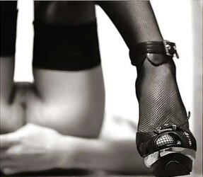 Nylon und High-Heeled Shoes VIII