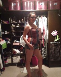 Esposa puta en cut-offs.wifey super-bitch latin mummy in cut-offs
