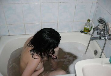 Dark haired Mummies Personal Photos
