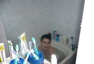 Dark haired Mummies Personal Photos