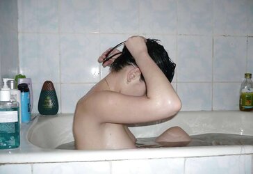 Dark haired Mummies Personal Photos