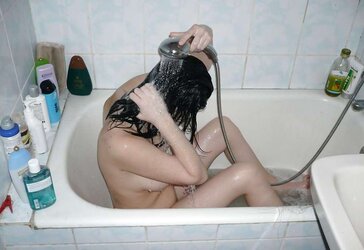 Dark haired Mummies Personal Photos