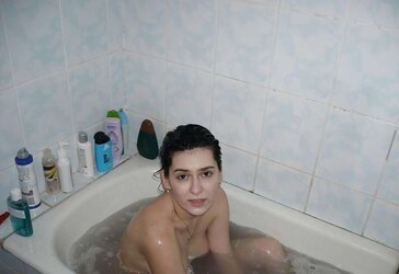 Dark haired Mummies Personal Photos