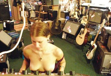 INEXPERIENCED redhead LIKES TO DISPLAY AND DARK-HUED MEATPIPE(WheelSex)