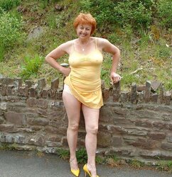 UK mature slag posing