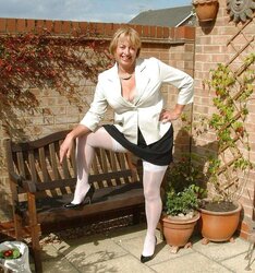 UK mature slag posing