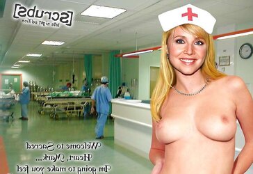 Sarah Chalke showcasing off her hooters