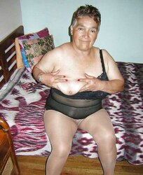 Colombian granny Bell (eighth set)