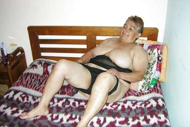 Colombian granny Bell (eighth set)