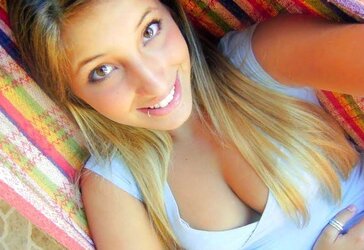 Red-Hot Youthfull Breezies