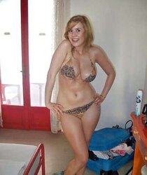Smoking Red-Hot Gals 20yo+
