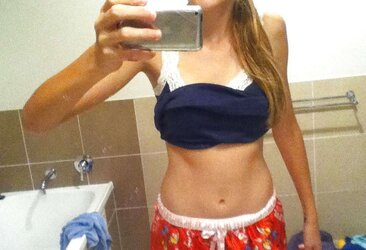 Steamy Teenager Selfpics