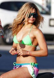 Selena Gomes Vanessa Hudgens Ashley Benson