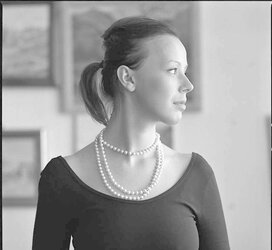 Chicks in Pearls