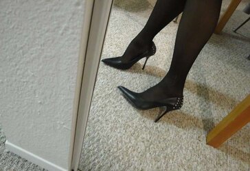 Gams, Stockings, and High-Heeled Slippers!!
