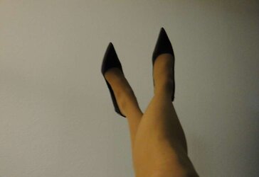 Gams, Stockings, and High-Heeled Slippers!!