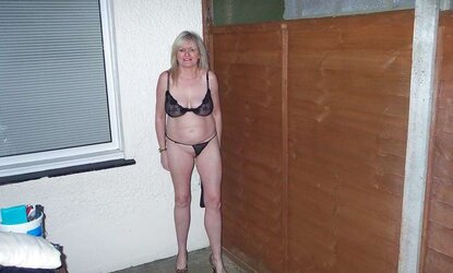 UK Inexperienced Bi-Atch Mummy Samantha