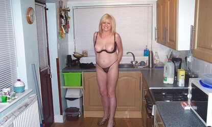 UK Inexperienced Bi-Atch Mummy Samantha