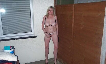 UK Inexperienced Bi-Atch Mummy Samantha