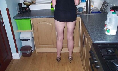 UK Inexperienced Bi-Atch Mummy Samantha