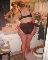 THICK BUMS II