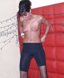 Helli in girdles