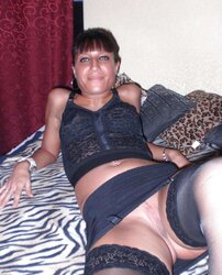 Helli in girdles