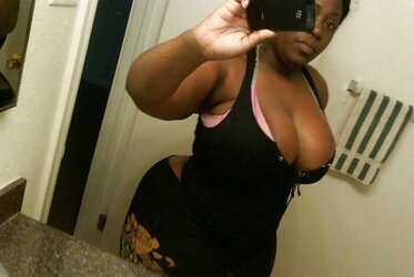 Remarkable Dark-Hued PLUMPER