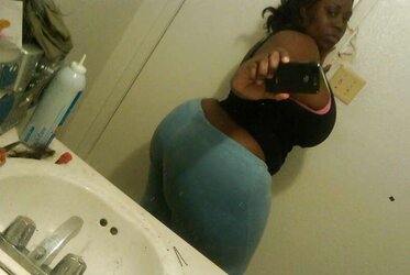 Remarkable Dark-Hued PLUMPER