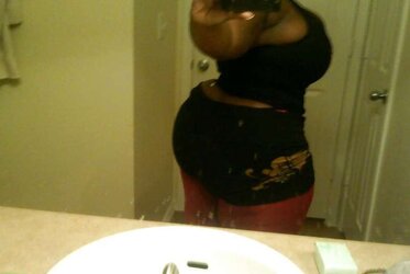 Remarkable Dark-Hued PLUMPER
