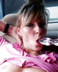 Amatrice mature in car