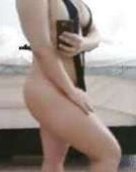 Latina with leggs and donk