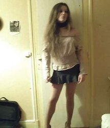 Damsels in high-heeled shoes and nylon