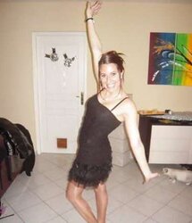 Damsels in high-heeled shoes and nylon