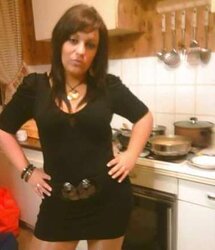 Damsels in high-heeled shoes and nylon