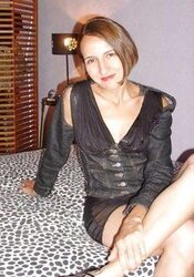 Damsels in high-heeled shoes and nylon
