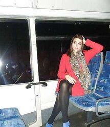 Damsels in high-heeled shoes and nylon