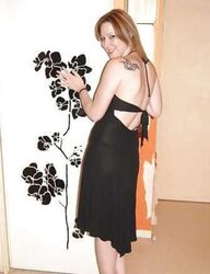 Damsels in high-heeled shoes and nylon