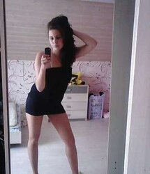 Damsels in high-heeled shoes and nylon