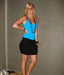 Damsels in high-heeled shoes and nylon
