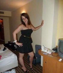 Damsels in high-heeled shoes and nylon