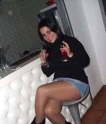 Damsels in high-heeled shoes and nylon