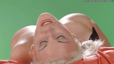 Chesty Blondes deepthroating chisel...