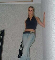 Swedish gal posing and gargling (downscaled)