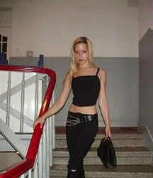Swedish gal posing and gargling (downscaled)
