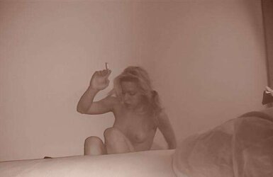 Swedish gal posing and gargling (downscaled)