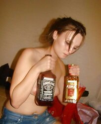 Uber-Cute Canadian Displays Off Her Nude Figure