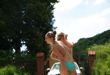Teentits at the pool