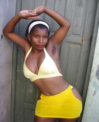 Caderona negrita (BROAD THIGHS)