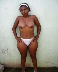 Caderona negrita (BROAD THIGHS)